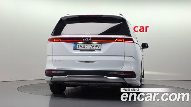 Kia Canival 2023 — photo 4