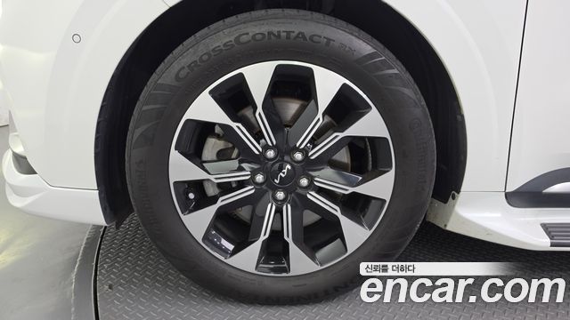 Kia Canival 2023 — photo 5