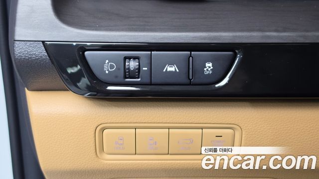 Kia Canival 2023 — photo 18