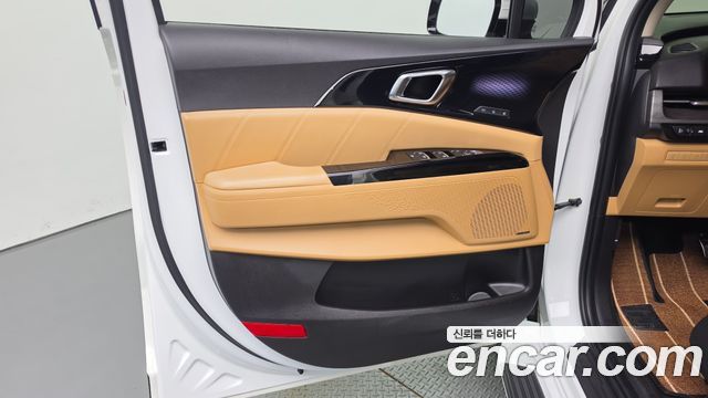Kia Canival 2023 — photo 14