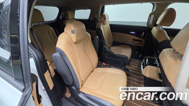 Kia Canival 2023 — photo 29
