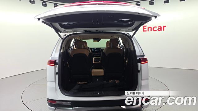 Kia Canival 2023 — photo 31