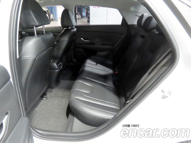 Hyundai AVANTE 2023 — photo 11