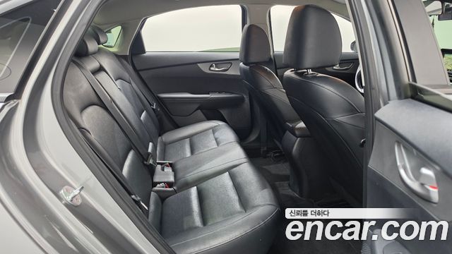 Kia K3 2021 — photo 12