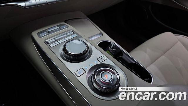 Genesis GV70 2024 — photo 12