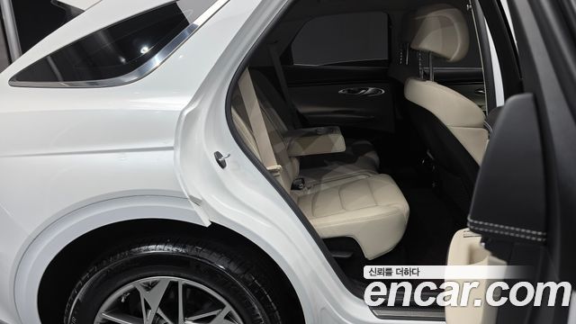 Genesis GV70 2024 — photo 17