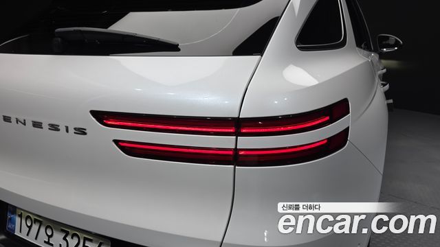 Genesis GV70 2024 — photo 9