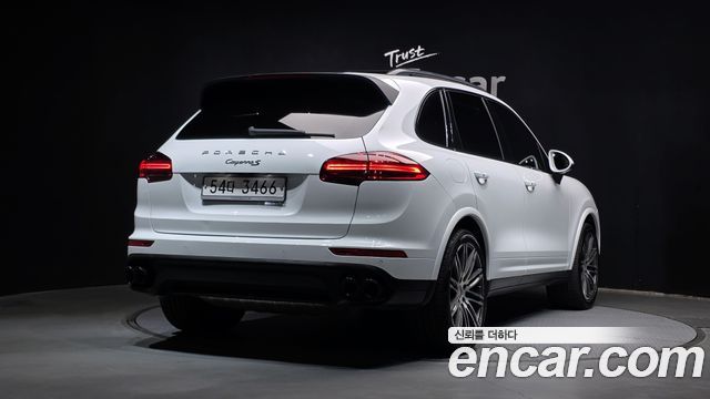 Porsche Cayenne 2017 — photo 2