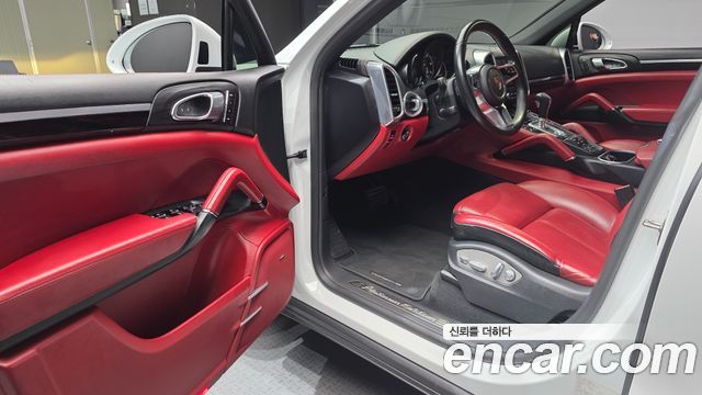 Porsche Cayenne 2017 — photo 10