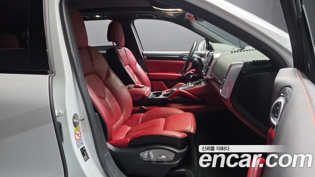 Porsche Cayenne 2017 — photo 11