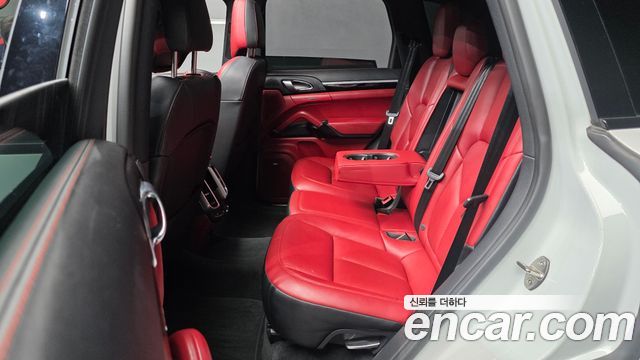 Porsche Cayenne 2017 — photo 12