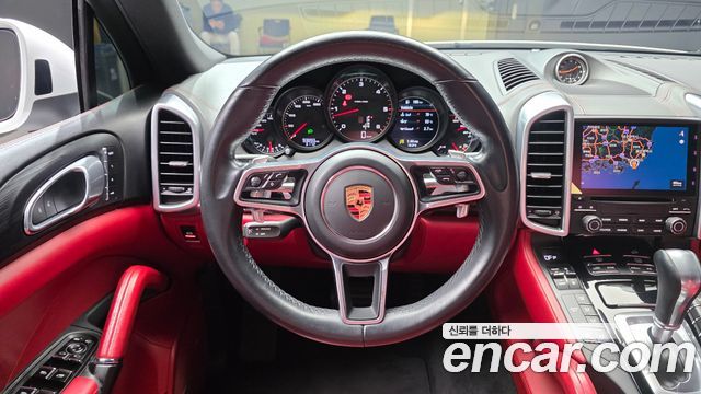 Porsche Cayenne 2017 — photo 13