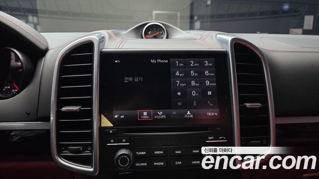 Porsche Cayenne 2017 — photo 16
