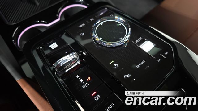 BMW 5-Series 2026 — photo 12