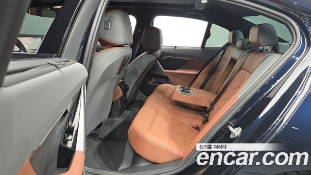 BMW 5-Series 2026 — photo 18