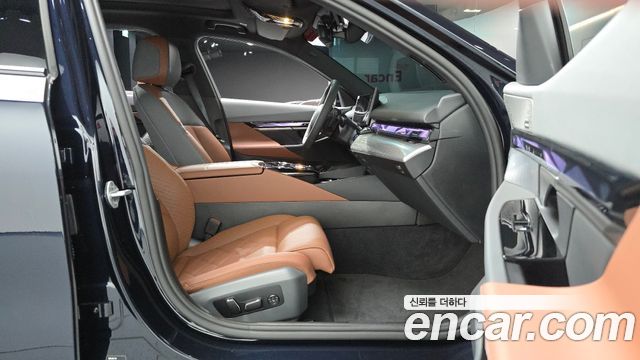 BMW 5-Series 2026 — photo 16