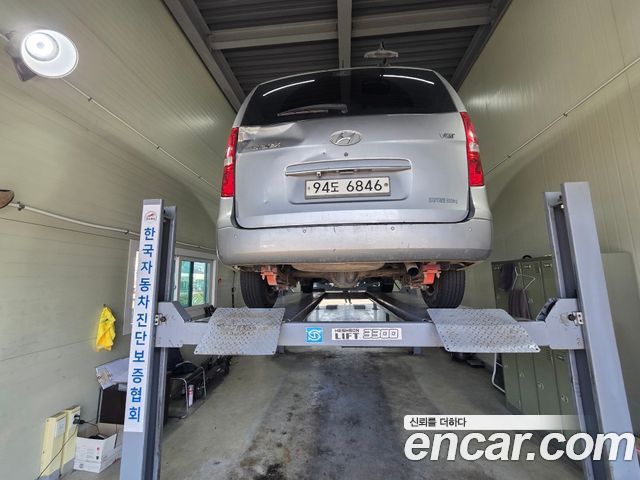 Hyundai Starex 2017 — photo 2
