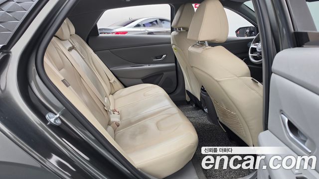 Hyundai AVANTE 2024 — photo 17