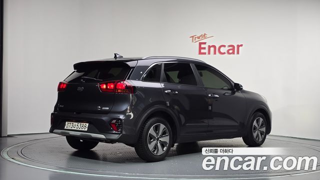 Kia Niro 2020 — photo 2