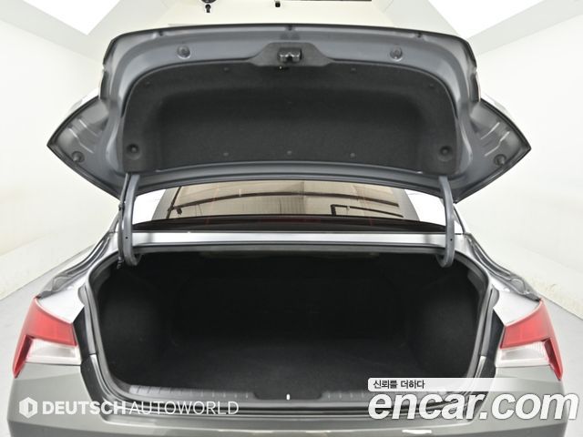 Hyundai AVANTE 2021 — photo 19