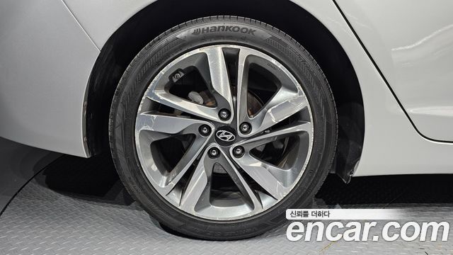 Hyundai AVANTE 2016 — photo 5