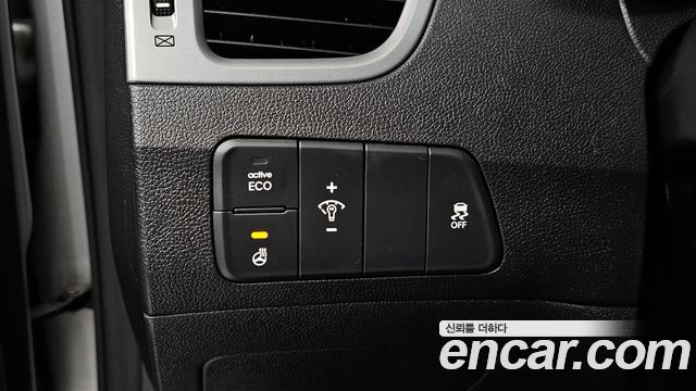 Hyundai AVANTE 2016 — photo 19