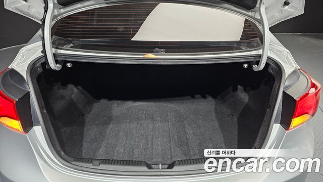 Hyundai AVANTE 2016 — photo 26