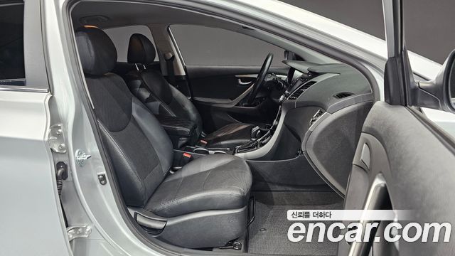 Hyundai AVANTE 2016 — photo 16