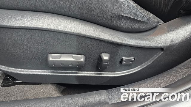 Hyundai AVANTE 2016 — photo 32