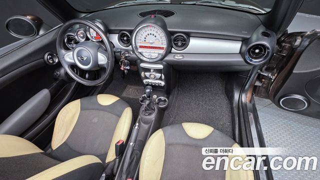 Mini Cooper Convertible 2010 — photo 7