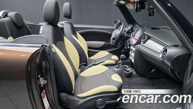 Mini Cooper Convertible 2010 — photo 11