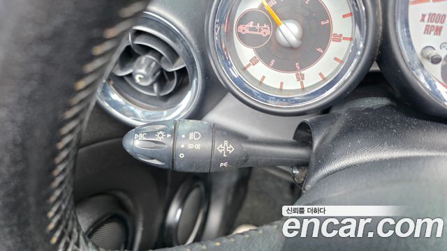 Mini Cooper Convertible 2010 — photo 19