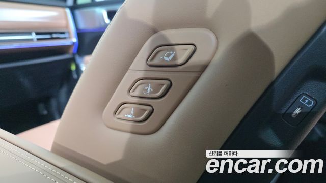 Hyundai Santafe 2025 — photo 31