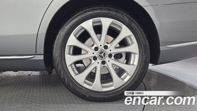 Mercedes-Benz E-Class 2019 — photo 5