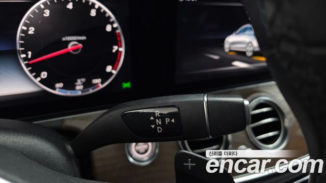 Mercedes-Benz E-Class 2019 — photo 9