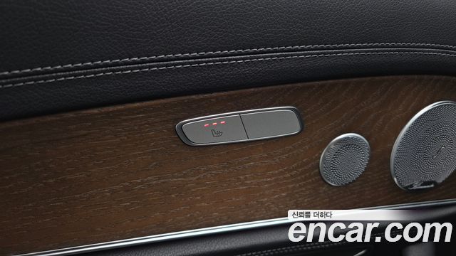 Mercedes-Benz E-Class 2019 — photo 18