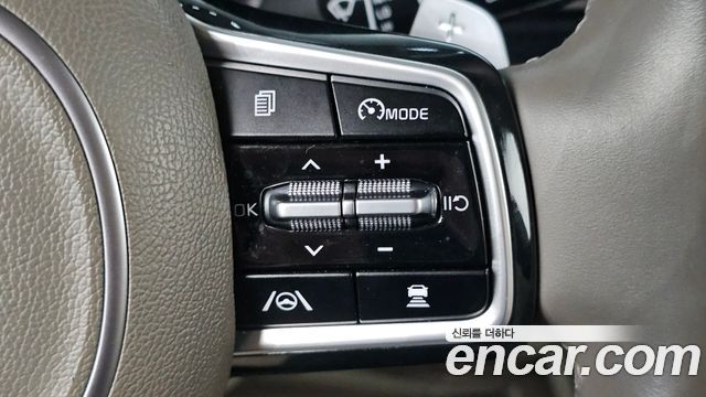 Kia Canival 2021 — photo 22