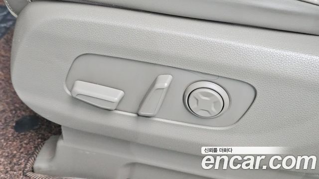 Kia Canival 2021 — photo 24