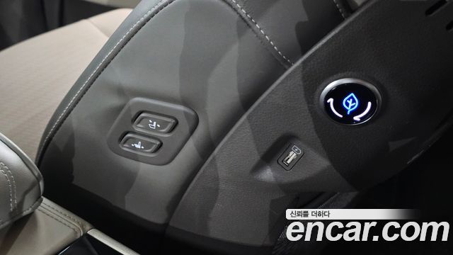 Kia Canival 2021 — photo 27