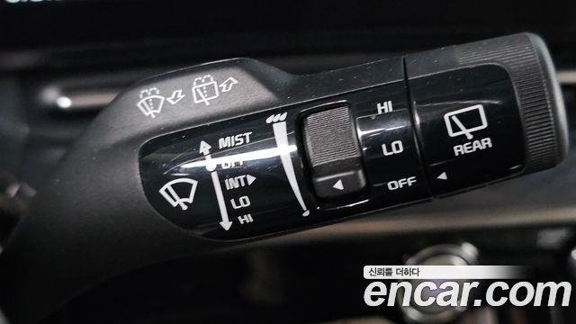 Kia Canival 2021 — photo 31