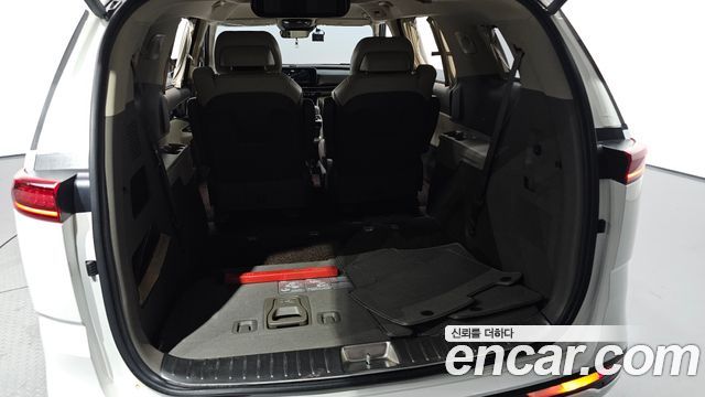 Kia Canival 2021 — photo 33