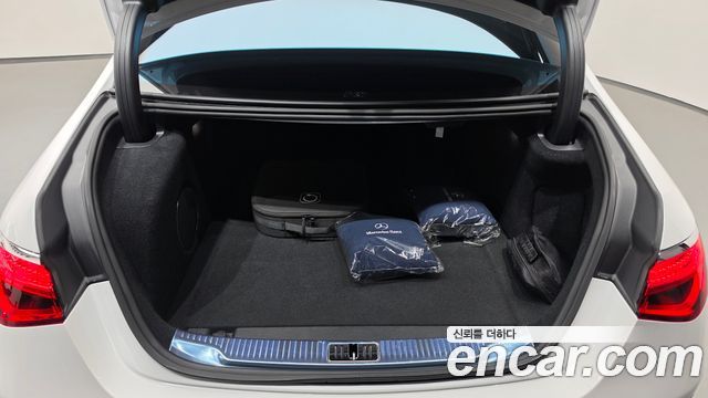 Mercedes-Benz S-Class 2025 — photo 20