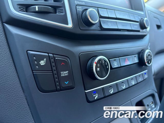 Hyundai Starex 2019 — photo 11