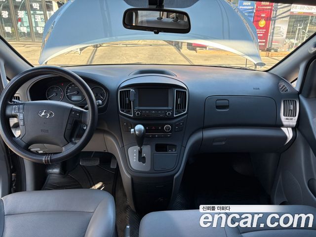 Hyundai Starex 2019 — photo 15