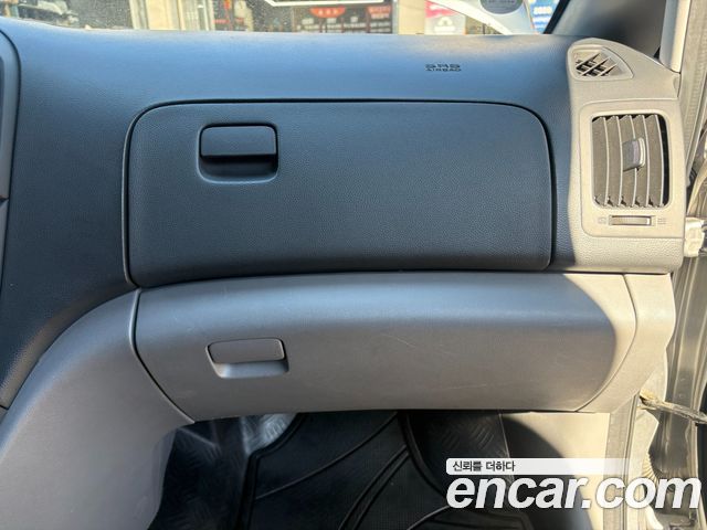 Hyundai Starex 2019 — photo 17