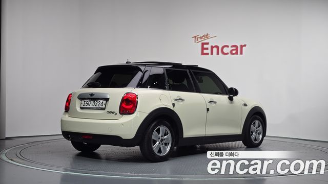 Mini Cooper 2015 — photo 2