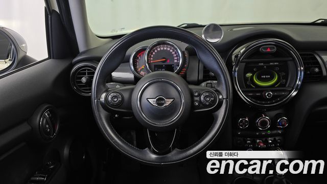 Mini Cooper 2015 — photo 13