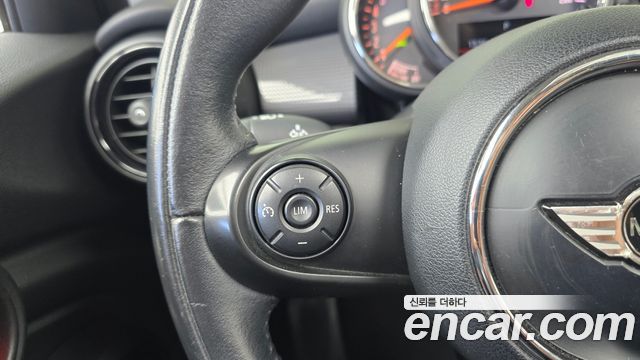 Mini Cooper 2015 — photo 16