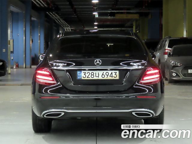 Mercedes-Benz E-Class 2017 — photo 3
