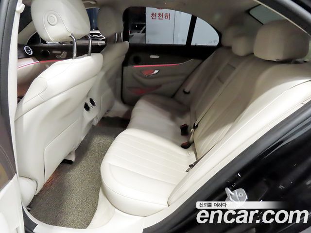 Mercedes-Benz E-Class 2017 — photo 7